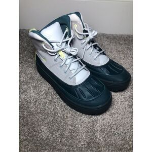 Nike Kids ACG Woodside 2 Boots Size 5